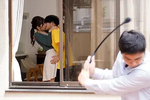 Con đĩ mặc đồng phục bị địt từ phía sau và khóc