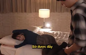 Cửa nhà hàng xóm địt cô hầu gái lụa xám hông lên + xuất tinh vào